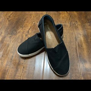 Women’s TOMS Avalon Slip On Black -Size 5